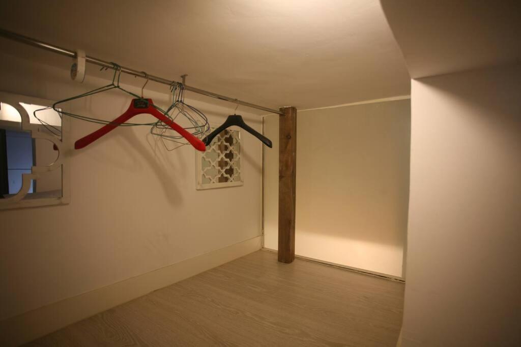 Coqueto Estudio En Malasana Madrid Luaran gambar